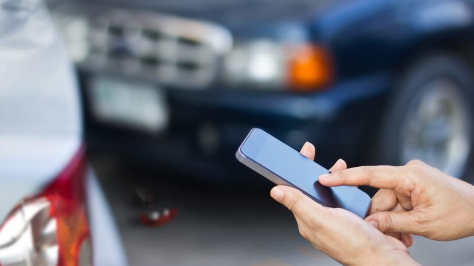 Chytrý telefon a mobilní aplikace pro záchranu života
